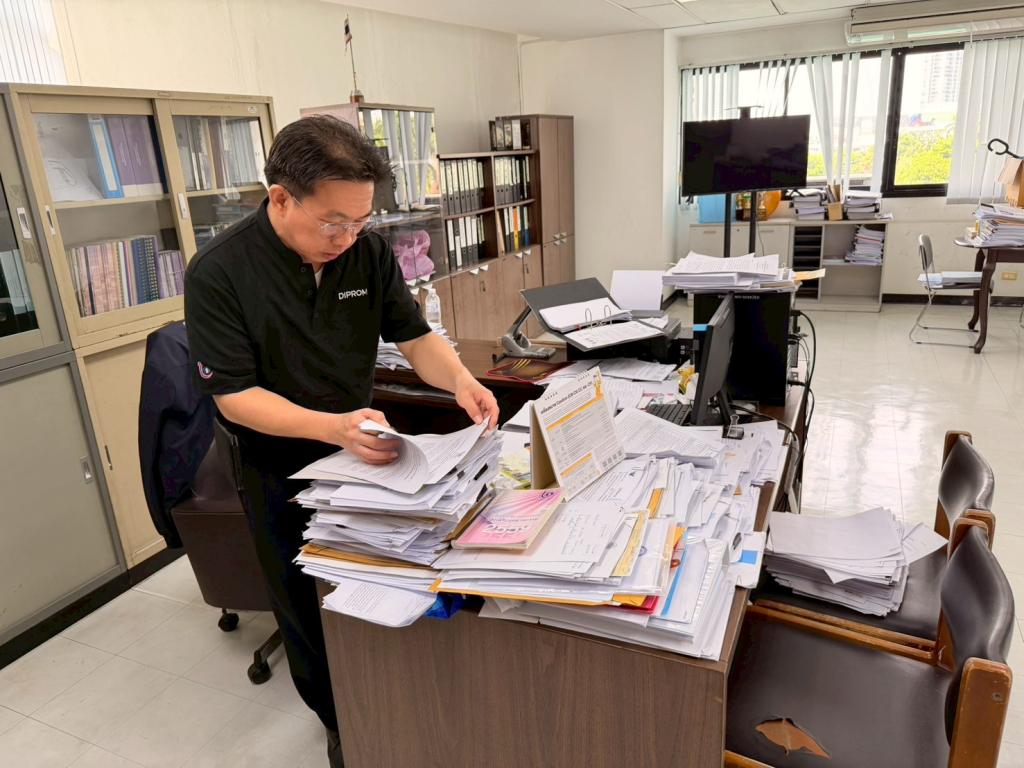 กน.กสอ.ร่วมกันทำกิจกรรม “รวมพลังชาว กน.กสอ. ทำ 5ส. ปรับพื้นที่ให้น่าอยู่พร้อมรับการปฏิบัติงาน”